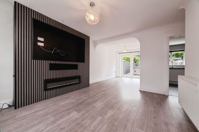 9, Broadwaters, Hull photo 2