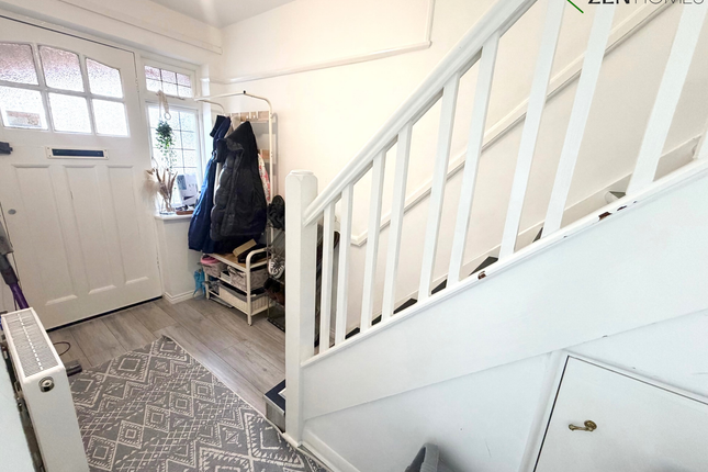 20 Harrow Drive, London photo 2