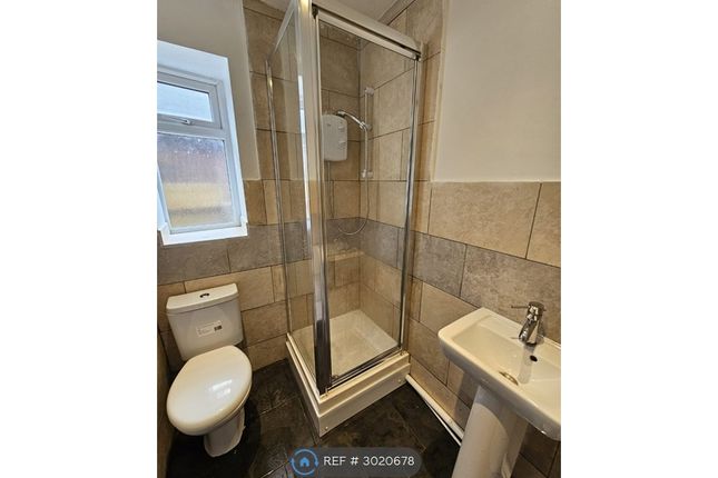 Flat, Swinley Lane, Wigan photo 4