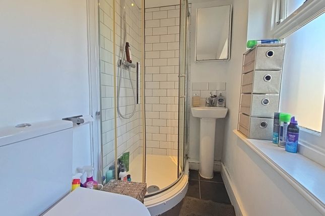Room 6, Paddock Road, Reading photo 2