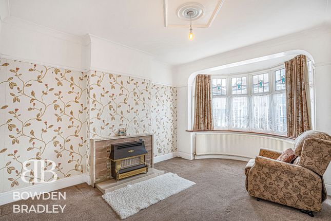 236 Horns Road, Barkingside photo 2