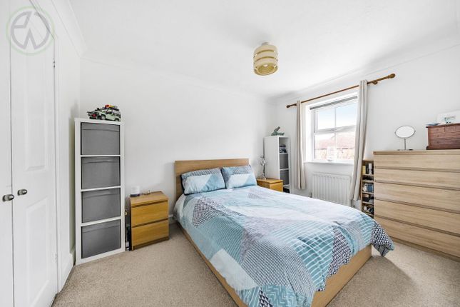 Terraced house for sale in Silbury Avenue, Mitcham