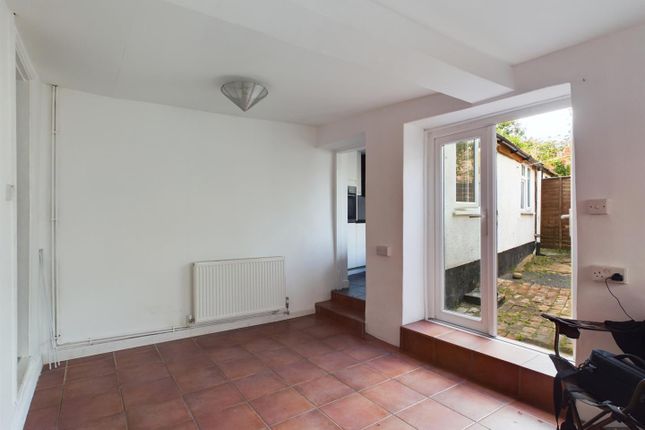 Room 3, 23, New Street, Cullompton photo 4