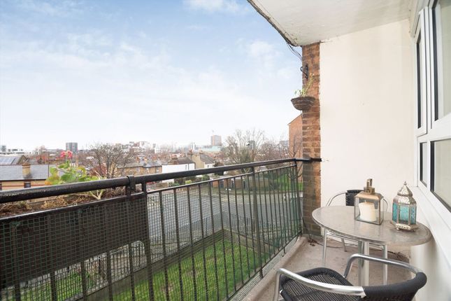7 Darnall House, Royal Hill, London photo 2