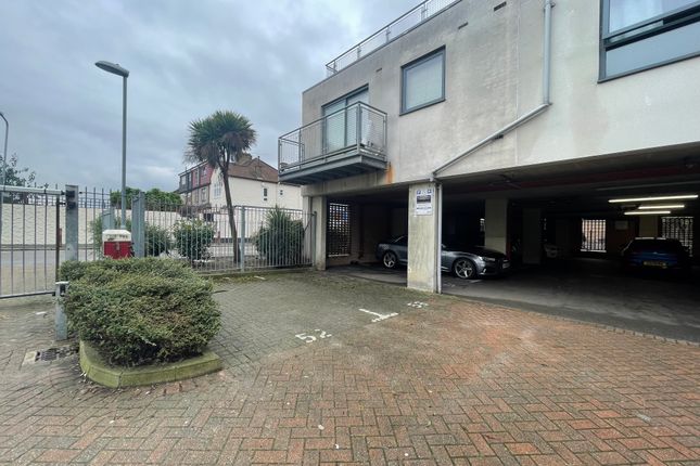 Bay 54 City Gate House, Eastern Avenue, Gants Hill photo 3