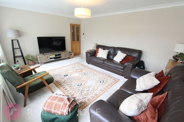 14, Nordale Park, Rochdale photo 2