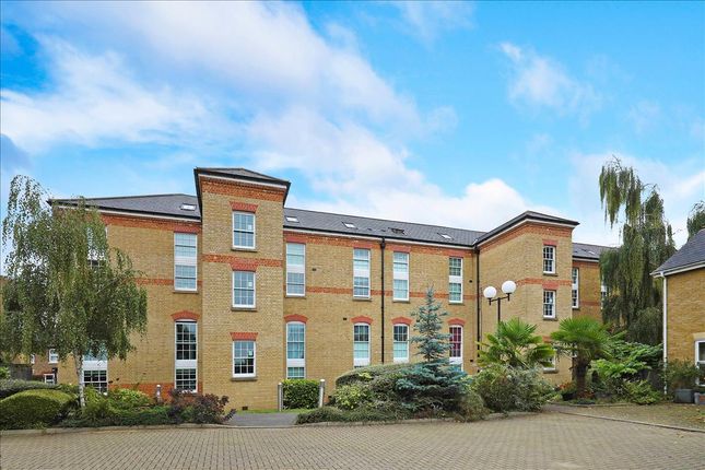 Flat for sale in Pulteney Close, Isleworth