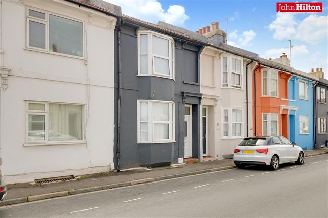 Terraced house to rent in Park Crescent Road, Brighton