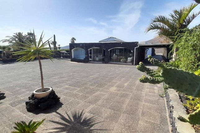 Villa for sale in Quiet Location, Macher, Lanzarote, 35572, Spain