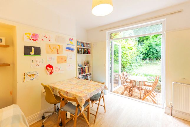 6, Walton Rise, Bristol photo 4