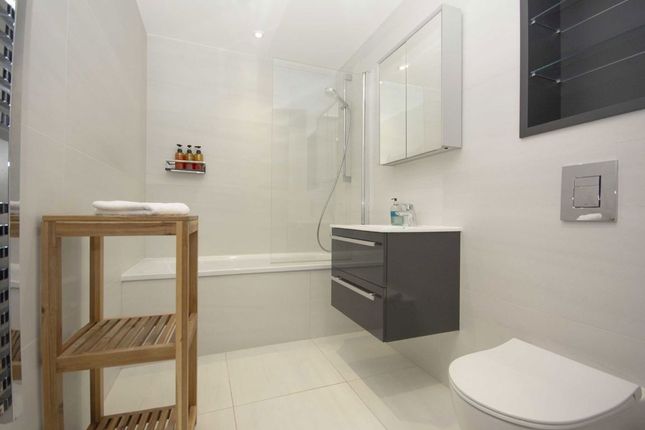 Flat 2, Holocene Court, 63, The Hyde, London photo 4