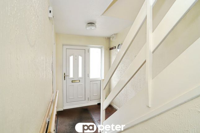 26, Penmaen Close, Hengoed photo 3