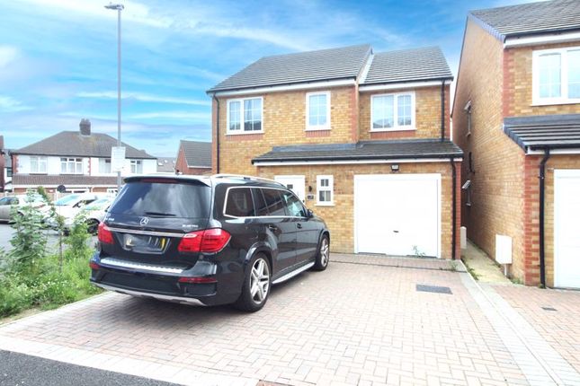 Thumbnail Detached house for sale in Wingate Road, Luton