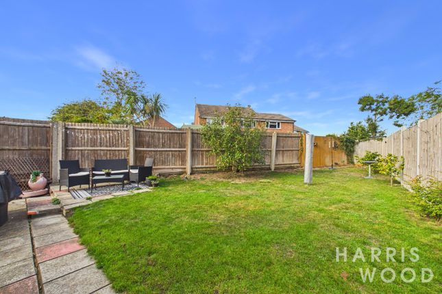 27, Epping Close, Essex photo 4