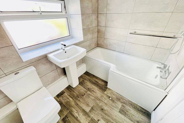 81, Ebbw Vale photo 4