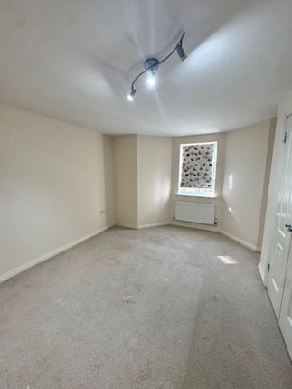 6 Chambers Walk, Stanmore photo 3