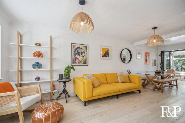 11 Sheepcote Road, Eton Wick, Berkshire photo 4