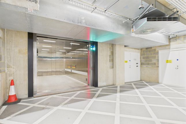 Garage.Jpg