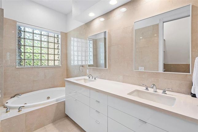 Property for sale in 1458 Mariner Way, Hollywood, Florida, 33019, United States Of America
