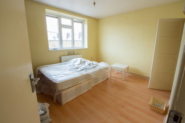 Flat for sale in Courtauld House, Goldsmiths Row, London