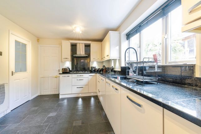 6, Windsor Close, Newton Aycliffe photo 4