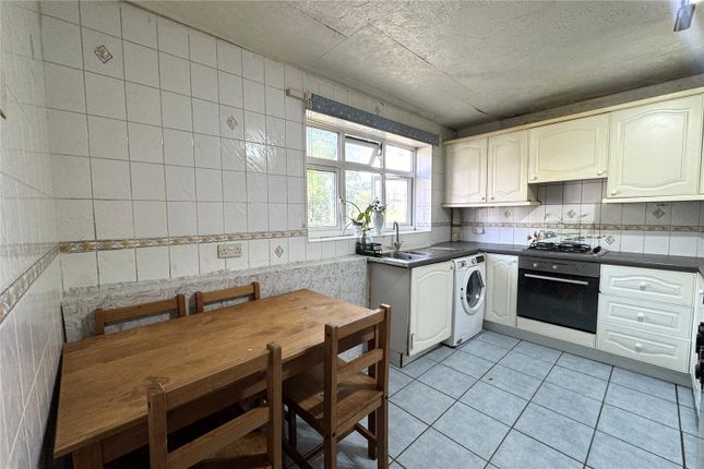 75, Montgomery Road, Hampshire photo 4