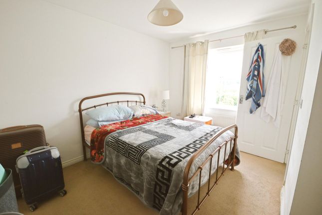 8 Thwaite Close, Corby photo 4