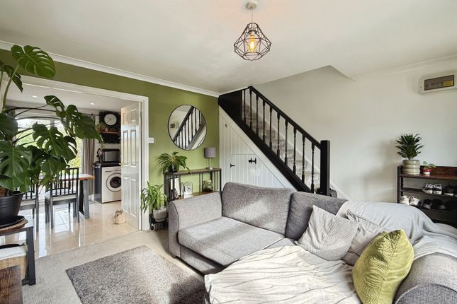 4, Shoreland Close, Westbury photo 4