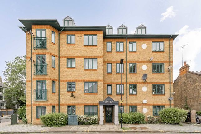 Thumbnail Flat for sale in Silver Crescent, London