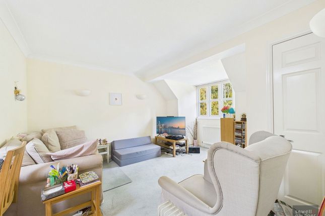 14 St Christopher's Court, Lower Road, Rickmansworth photo 2