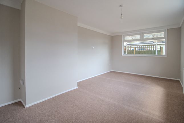 26 Smallholdings Road, Clenchwarton, Norfolk photo 4