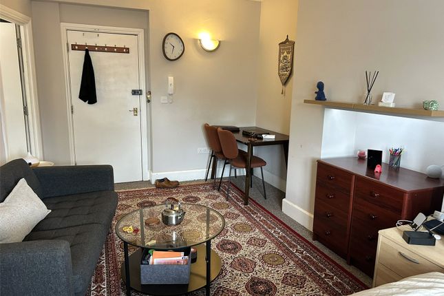 Flat 9, 16, Park Street, Somerset photo 4
