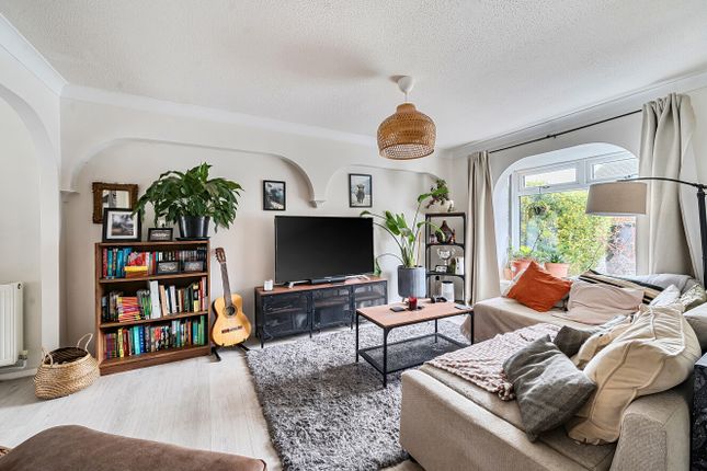 1, Montrose Close, Bordon photo 3