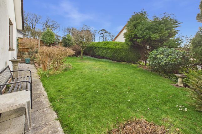 15, Milton Meadows, Tenby photo 2