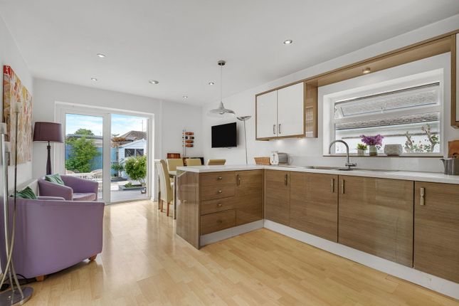 33, Warden Hill Road, Cheltenham photo 3