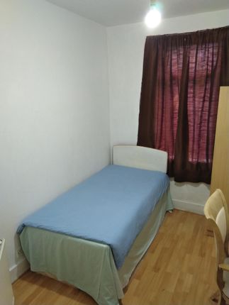 Room to rent in Lea Bridge Road, London