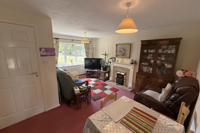 12, Wallis Close, Leicester photo 4