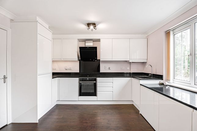 1a Ottways Avenue, Ashtead photo 2