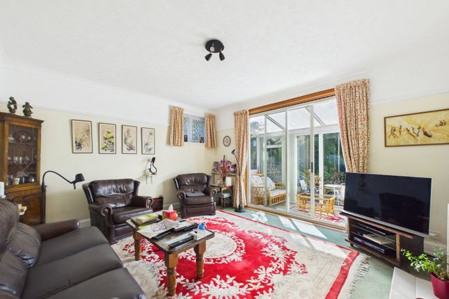 49, Cissbury Gardens, Worthing photo 3