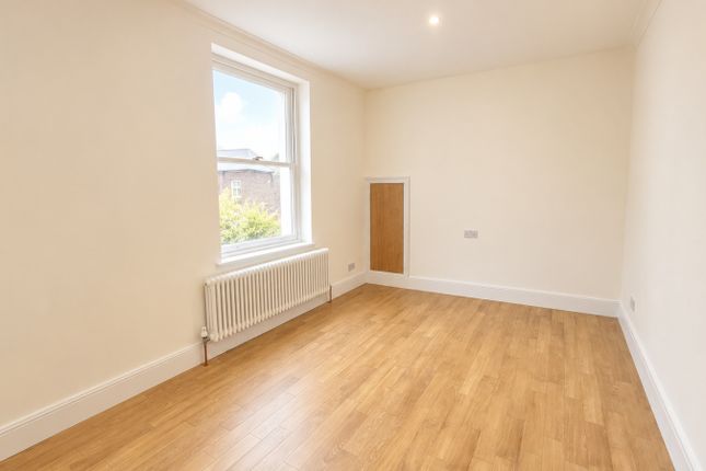 Abbott Terrace, West Yorkshire photo 5