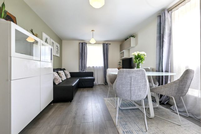 Flat 5, Guild Close, Witney photo 4
