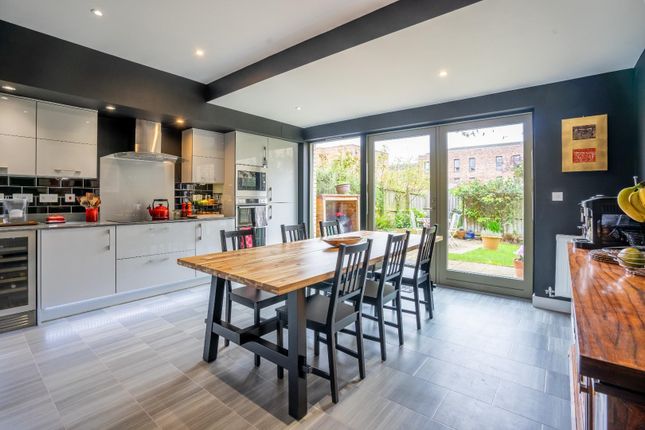 Town house for sale in Joseph Terry Grove, York