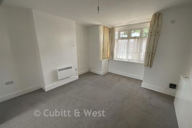 28, Orchard Avenue, Chichester photo 3