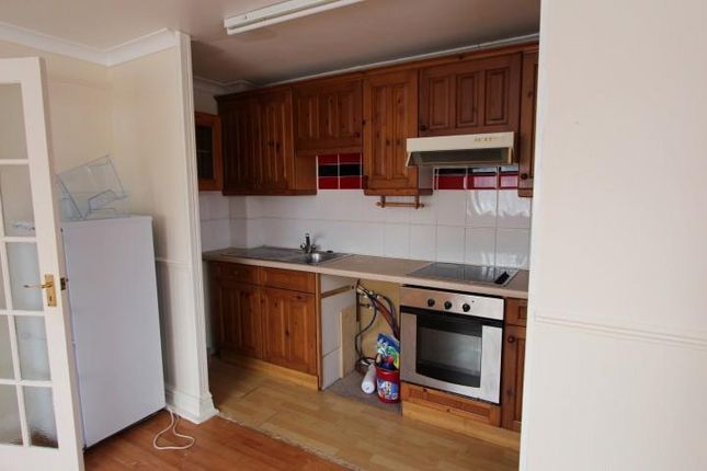 72, Godwin Close, London photo 4