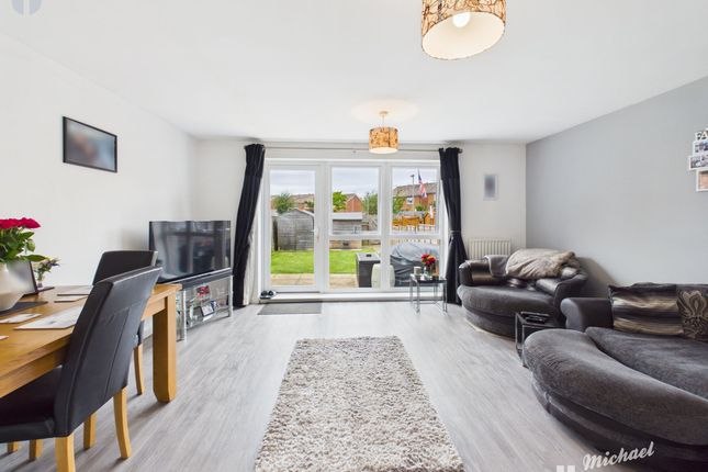 5 Limelight Avenue, Aylesbury photo 2