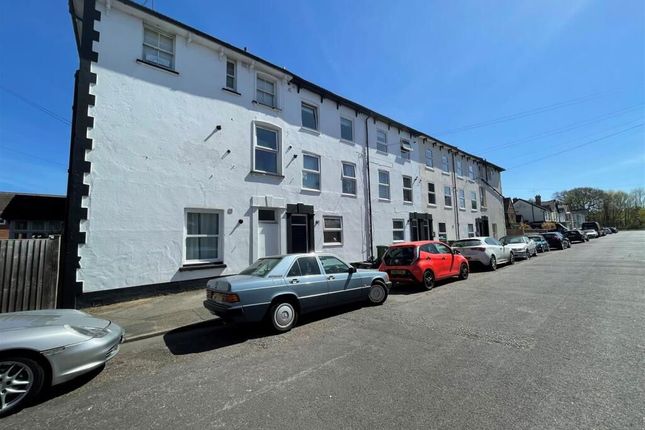 1-bed flat on Flat 8, Bywater Court,, 23- 25 Southampton Street, Farnborough, £120,000