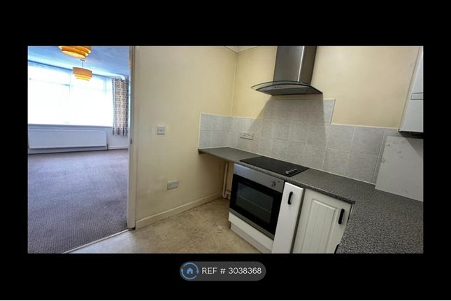 Flat, Wimborne Road, Bournemouth photo 5