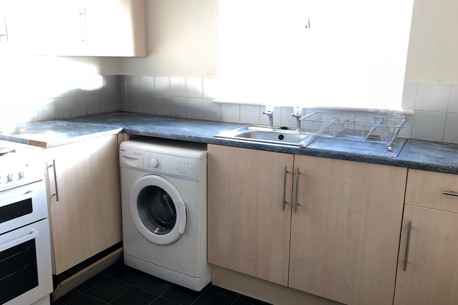 Thumbnail Flat to rent in New Chester Road, Birkenhead