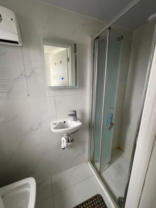 49a, Staines Road, ILFORD photo 5