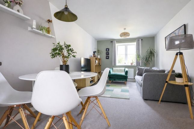 Flat 9, Merlin House, Centenary Way, Witney photo 2